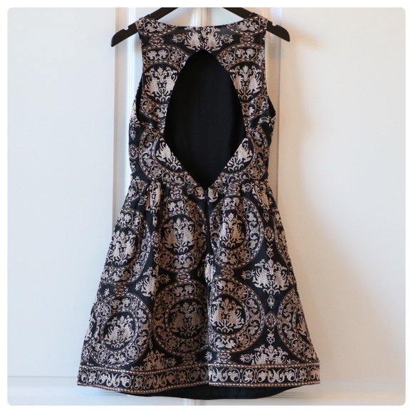 ALICE + OLIVIA Lilyanne Beaded Embroidered Dress - Picture 13 of 15